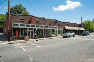Walking Distance to Forest Park Village