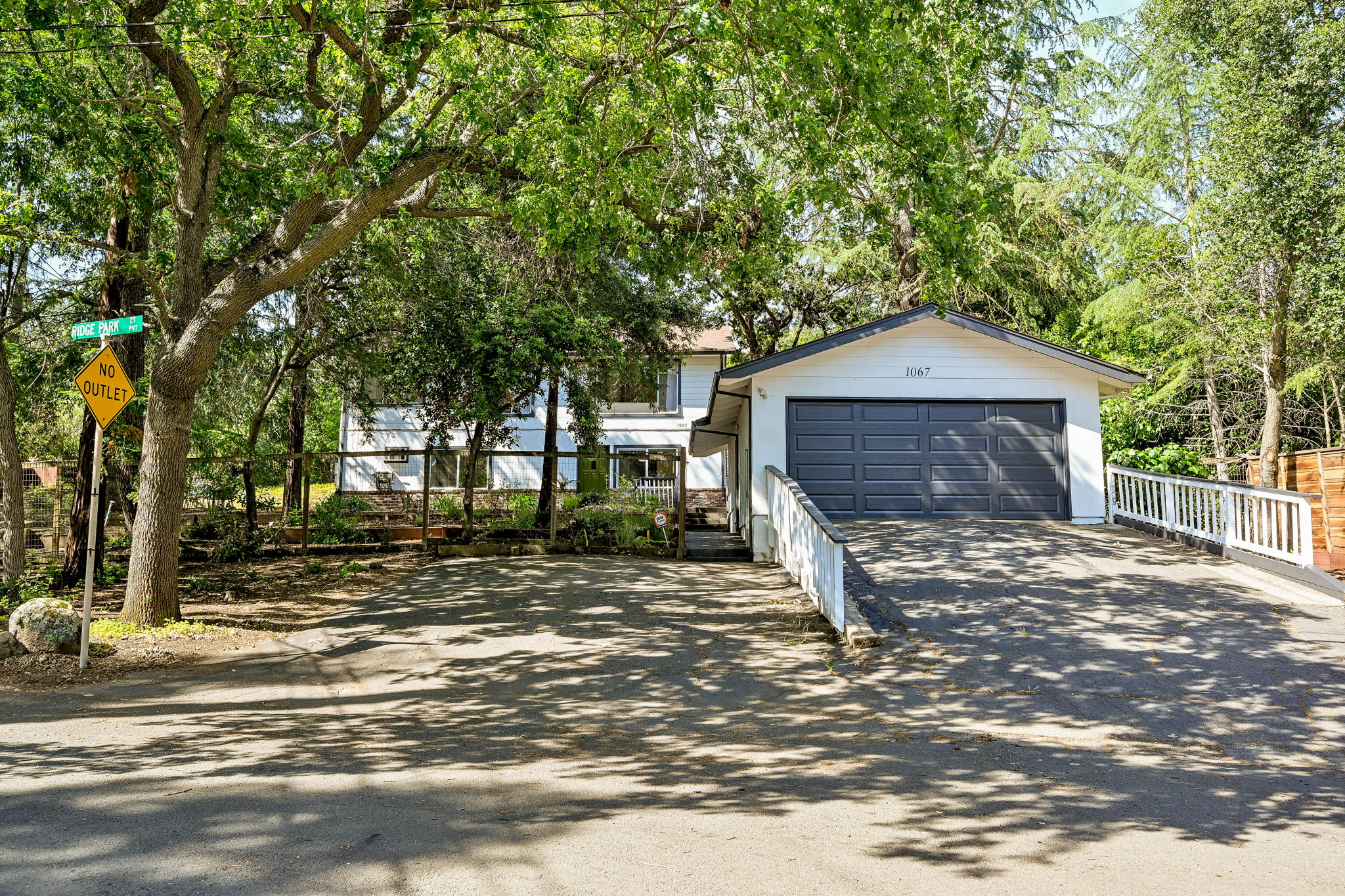 Charming Location Ridge Park Community