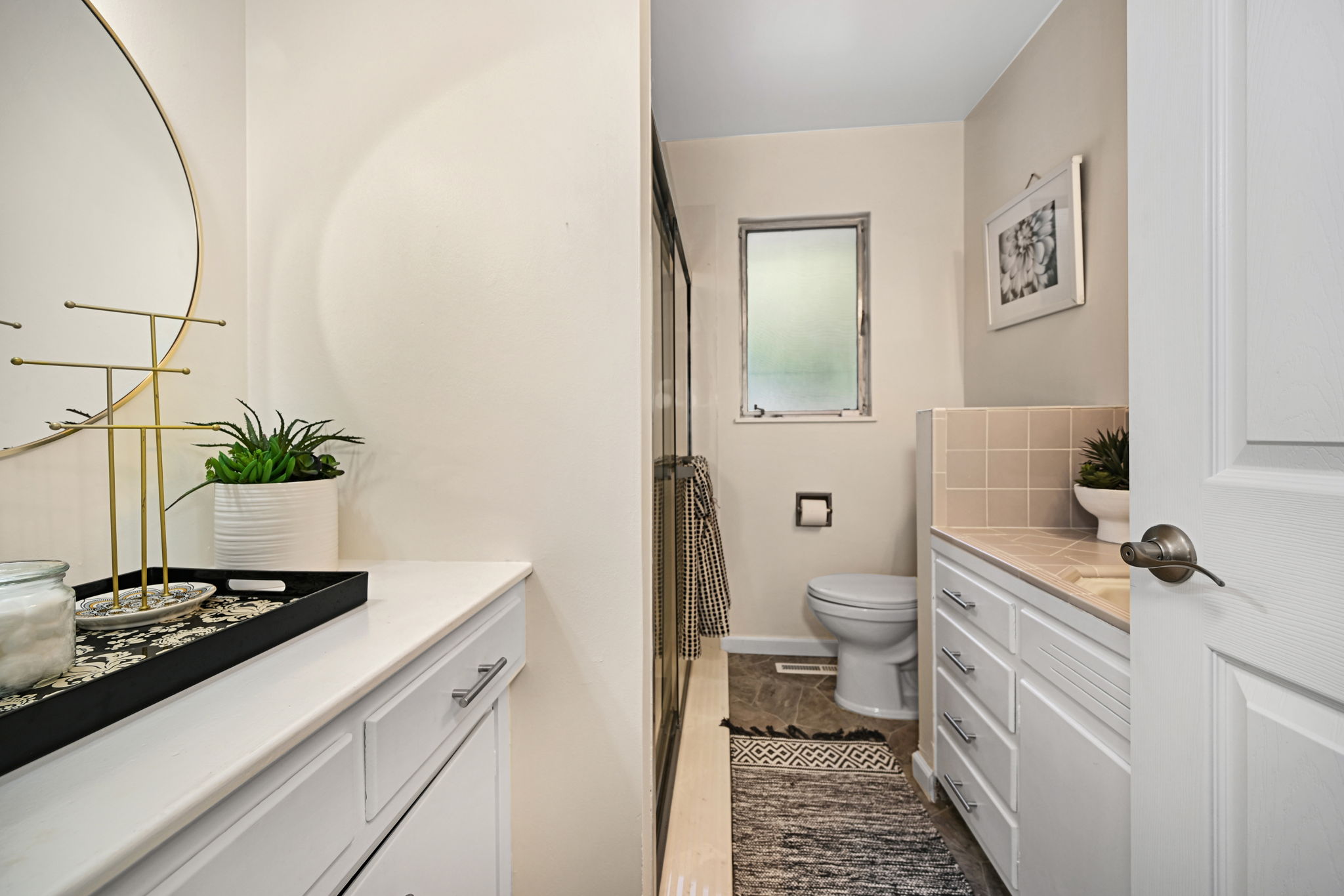 Full Bath w/ Extra Vanity & Shower