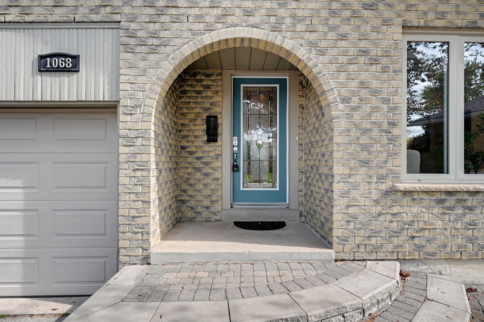 1068 Wildwood Dr Newmarket, ON L3Y 2B5