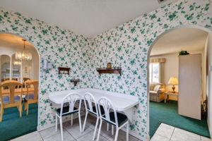 Kitchen Corner Eat-In Counter