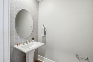  Photo 30