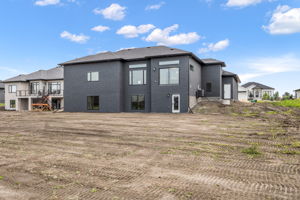 1069 Green Oaks Ln - Exterior-2