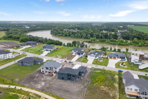 1069 Green Oaks Ln - Exterior-7