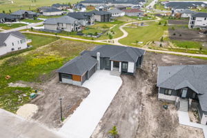 1069 Green Oaks Ln - Exterior-3