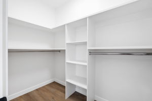 1069 Green Oaks Ln - Interior-23