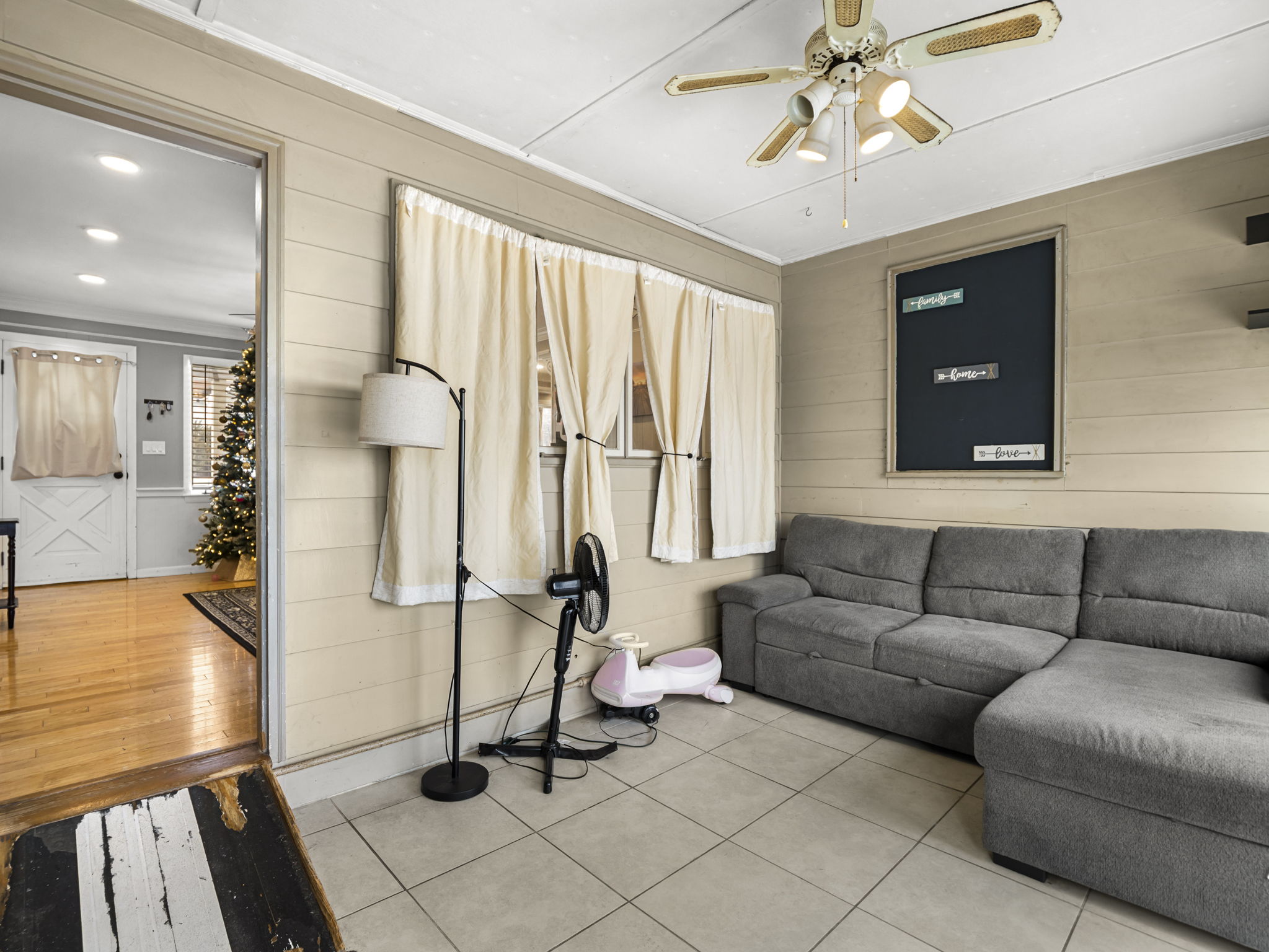 107 7th Ave Lowell MA 38