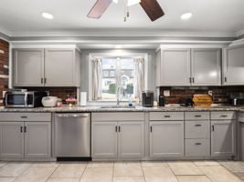 107 7th Ave Lowell MA 33