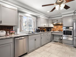 107 7th Ave Lowell MA 32