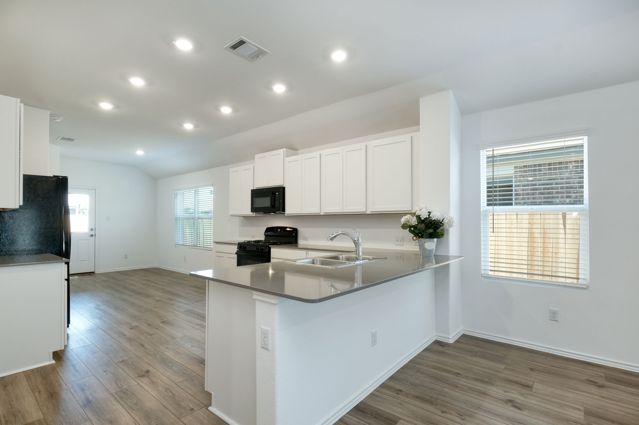 Kitchen/Breakfast Bar