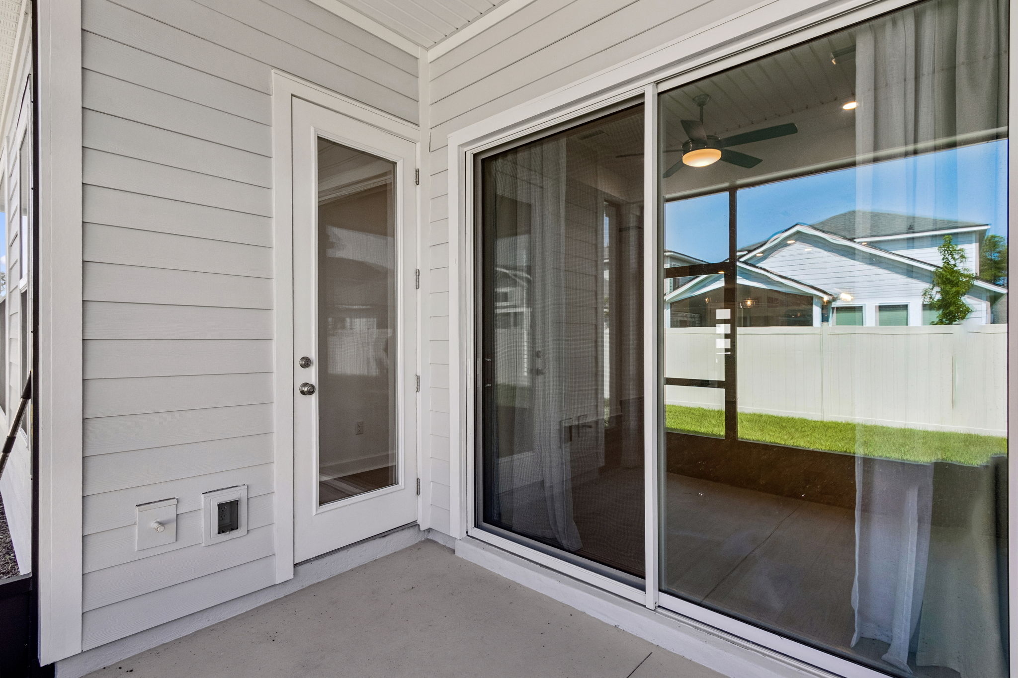 Screened-in Porch
