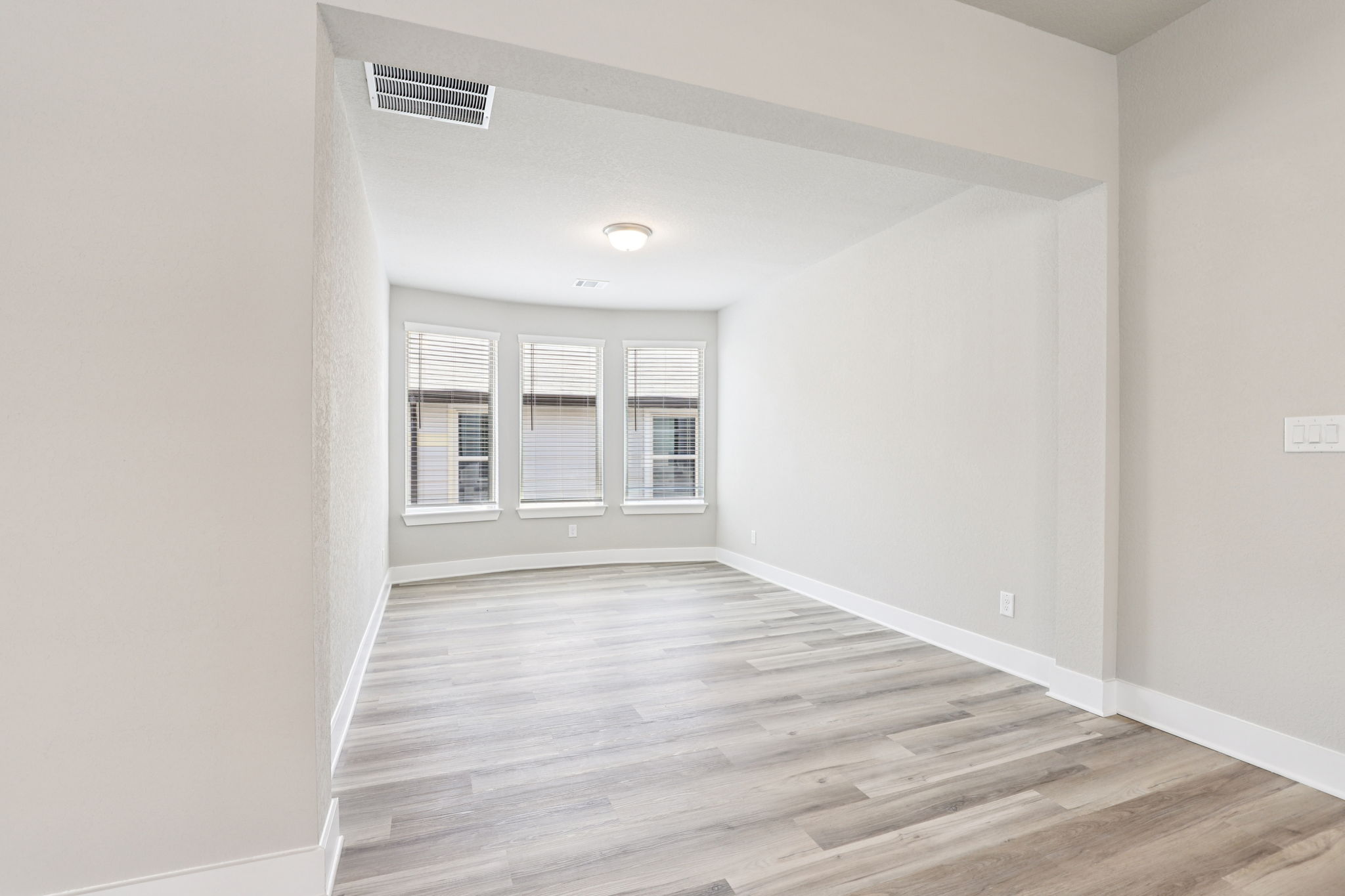 107 Barton Pt-S2608-013
