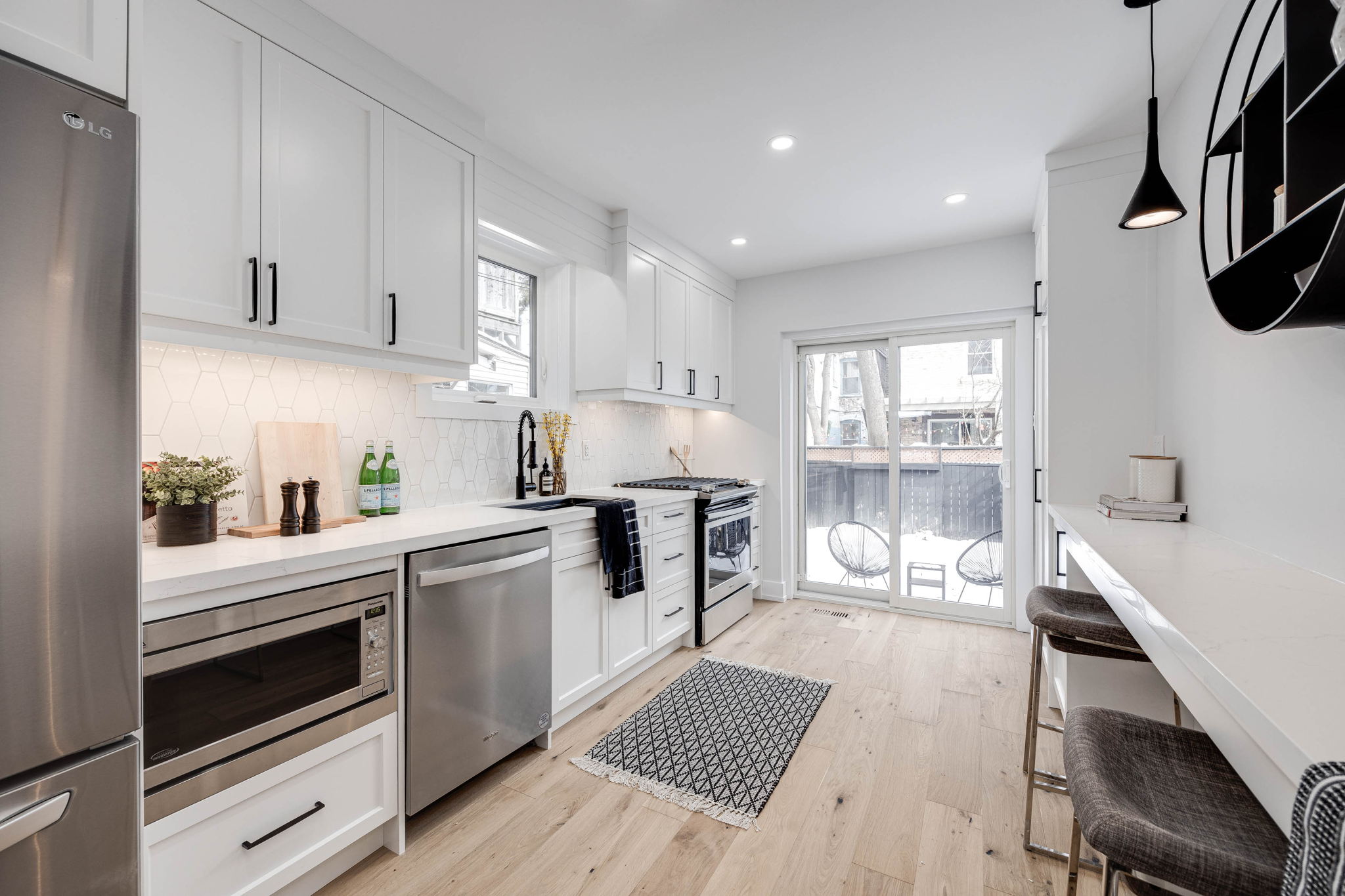 107 Bertmount Ave, Toronto, ON M4M 2X8, Canada Photo 14