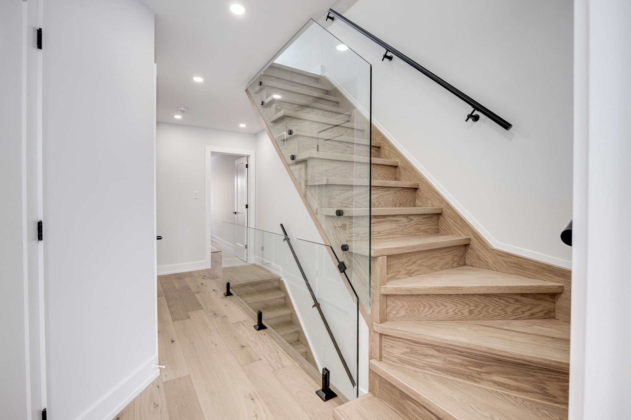 107 Bertmount Ave, Toronto, ON M4M 2X8, Canada Photo 31