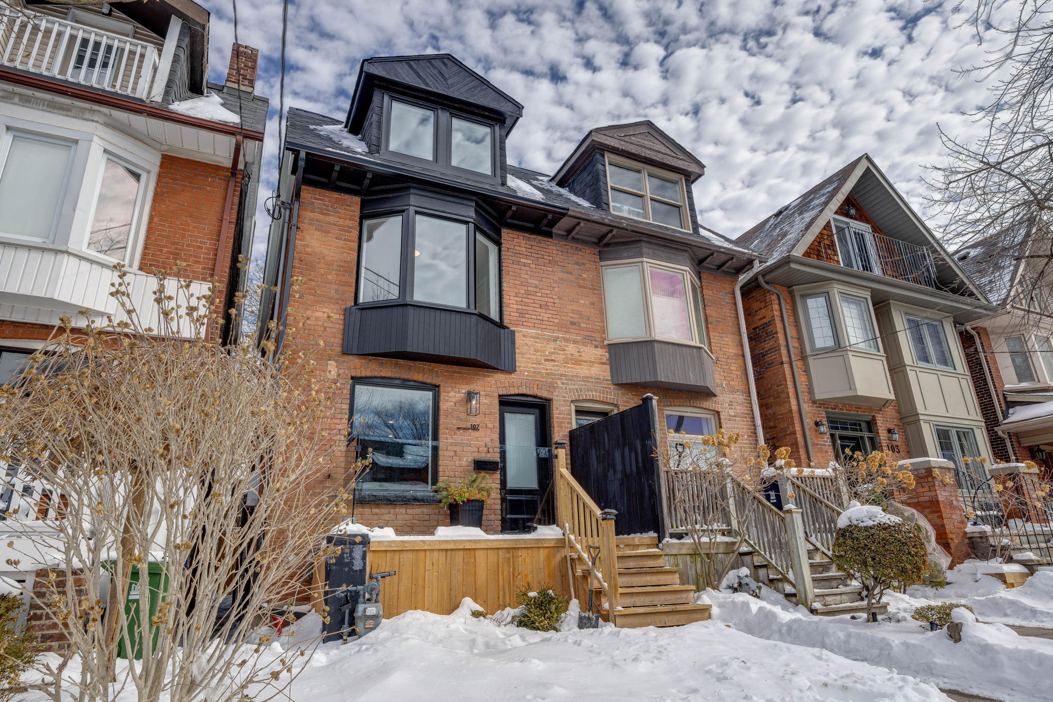 107 Bertmount Ave, Toronto, ON M4M 2X8, Canada Photo 2