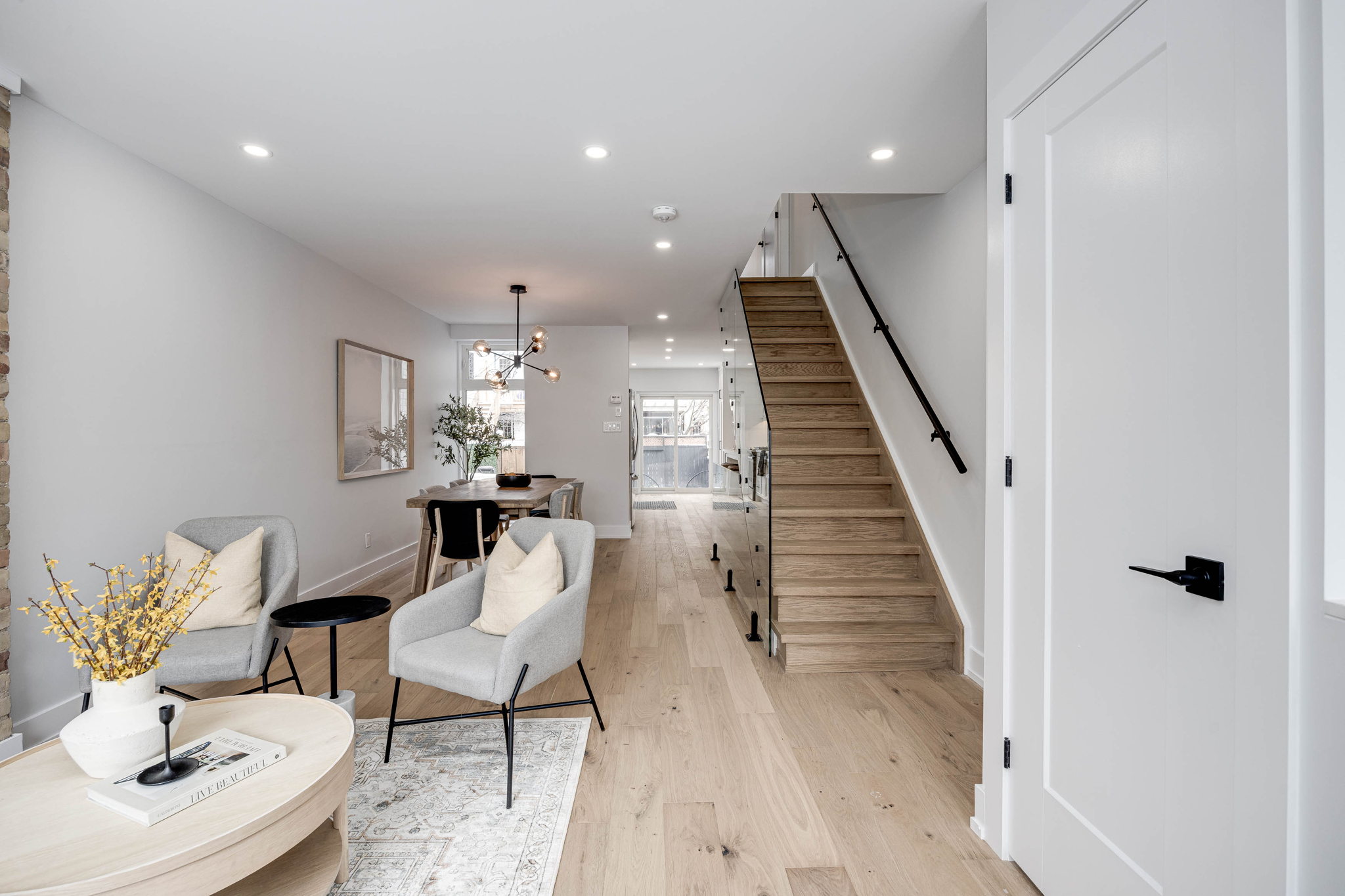 107 Bertmount Ave, Toronto, ON M4M 2X8, Canada Photo 8