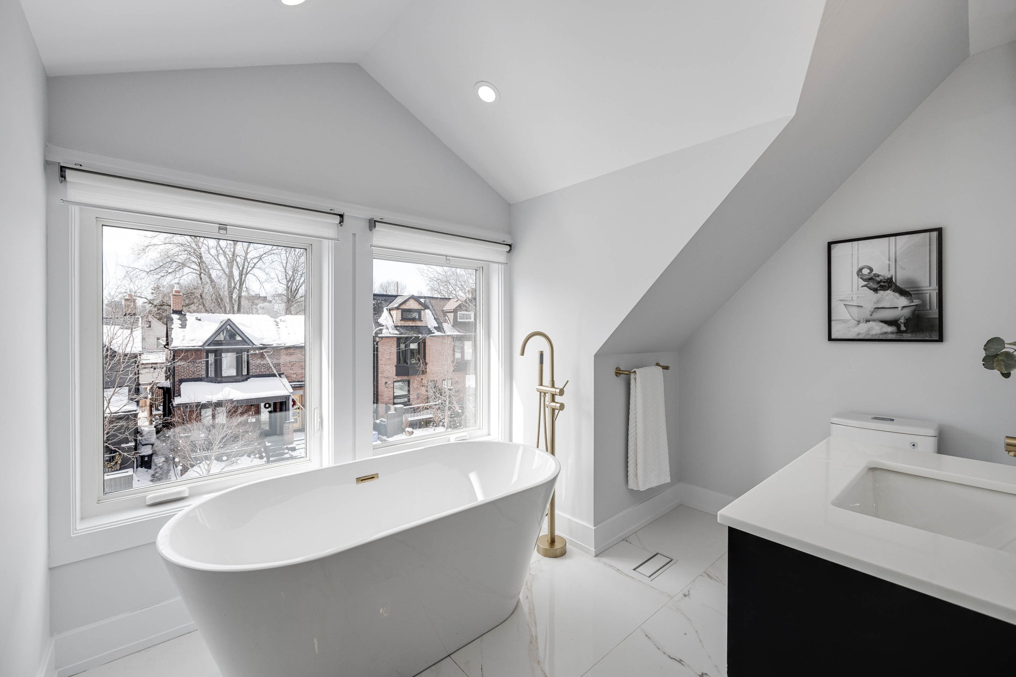 107 Bertmount Ave, Toronto, ON M4M 2X8, Canada Photo 36