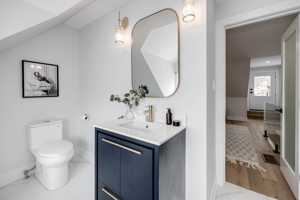 107 Bertmount Ave, Toronto, ON M4M 2X8, Canada Photo 36