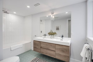 107 Bertmount Ave, Toronto, ON M4M 2X8, Canada Photo 24