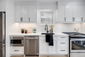 107 Bertmount Ave, Toronto, ON M4M 2X8, Canada Photo 16