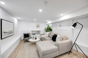 107 Bertmount Ave, Toronto, ON M4M 2X8, Canada Photo 40