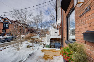 107 Bertmount Ave, Toronto, ON M4M 2X8, Canada Photo 5