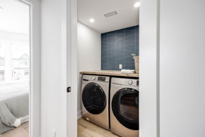 107 Bertmount Ave, Toronto, ON M4M 2X8, Canada Photo 26