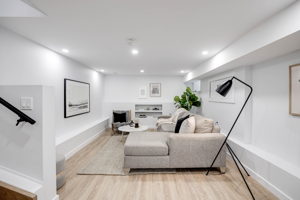107 Bertmount Ave, Toronto, ON M4M 2X8, Canada Photo 39