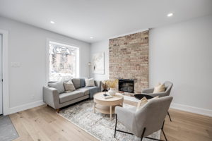 107 Bertmount Ave, Toronto, ON M4M 2X8, Canada Photo 8