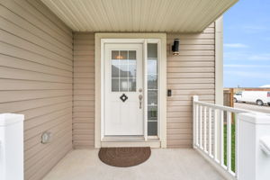 Front Porch/Entrance