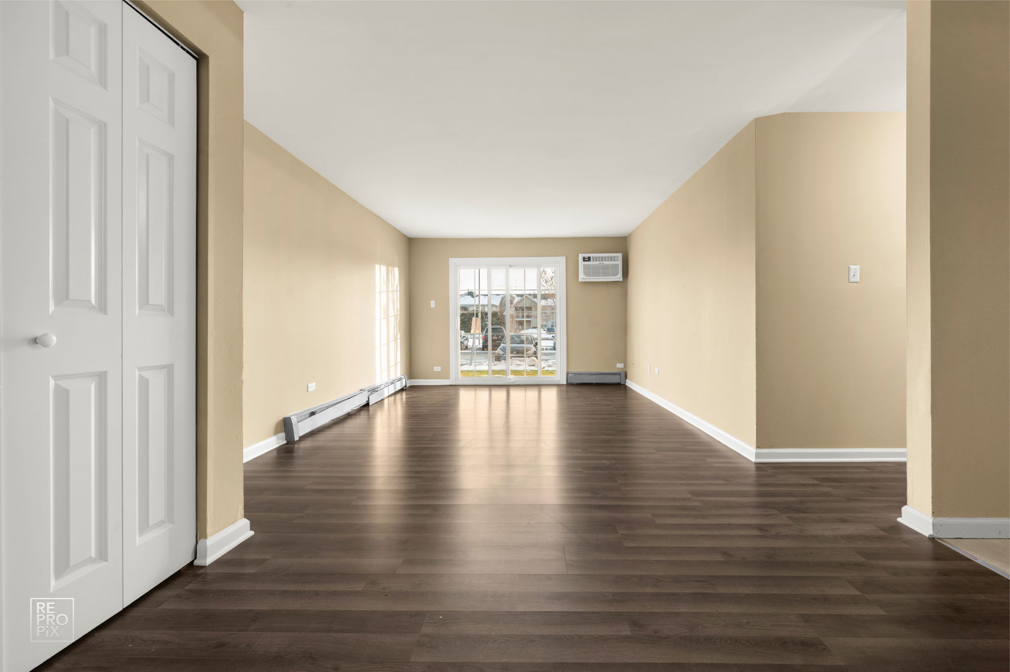 107 E Elk Trail, Carol Stream, IL 60188_002