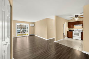 107 E Elk Trail, Carol Stream, IL 60188_003
