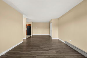 107 E Elk Trail, Carol Stream, IL 60188_008