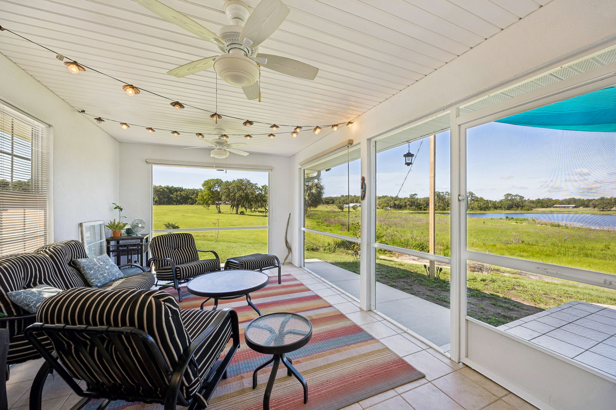 Screened-in Porch