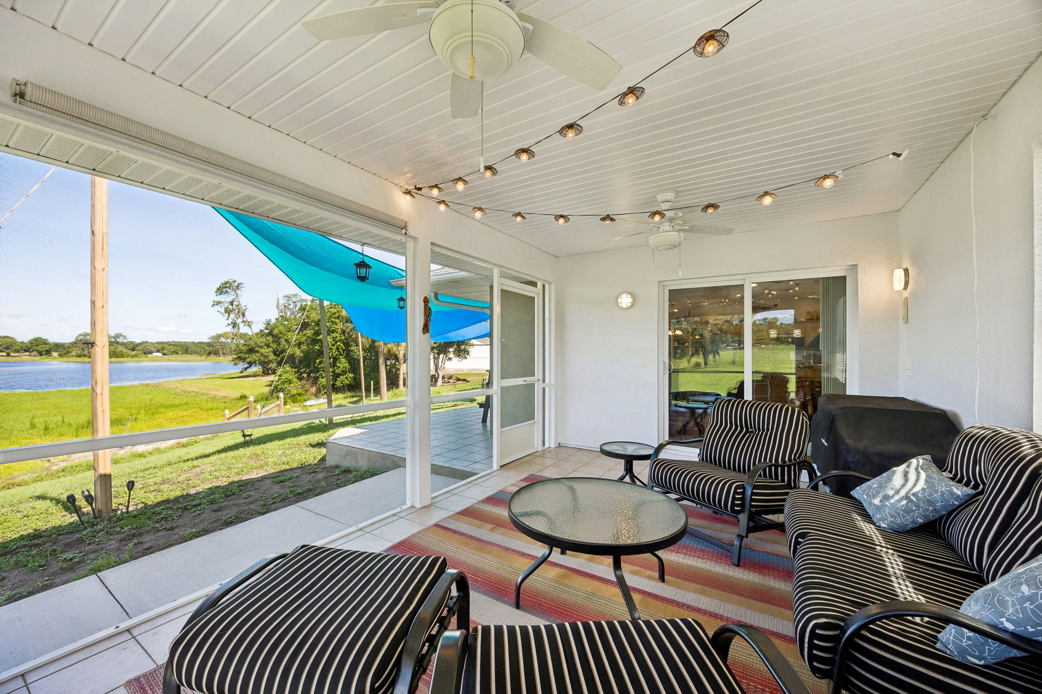 Screened-in Porch