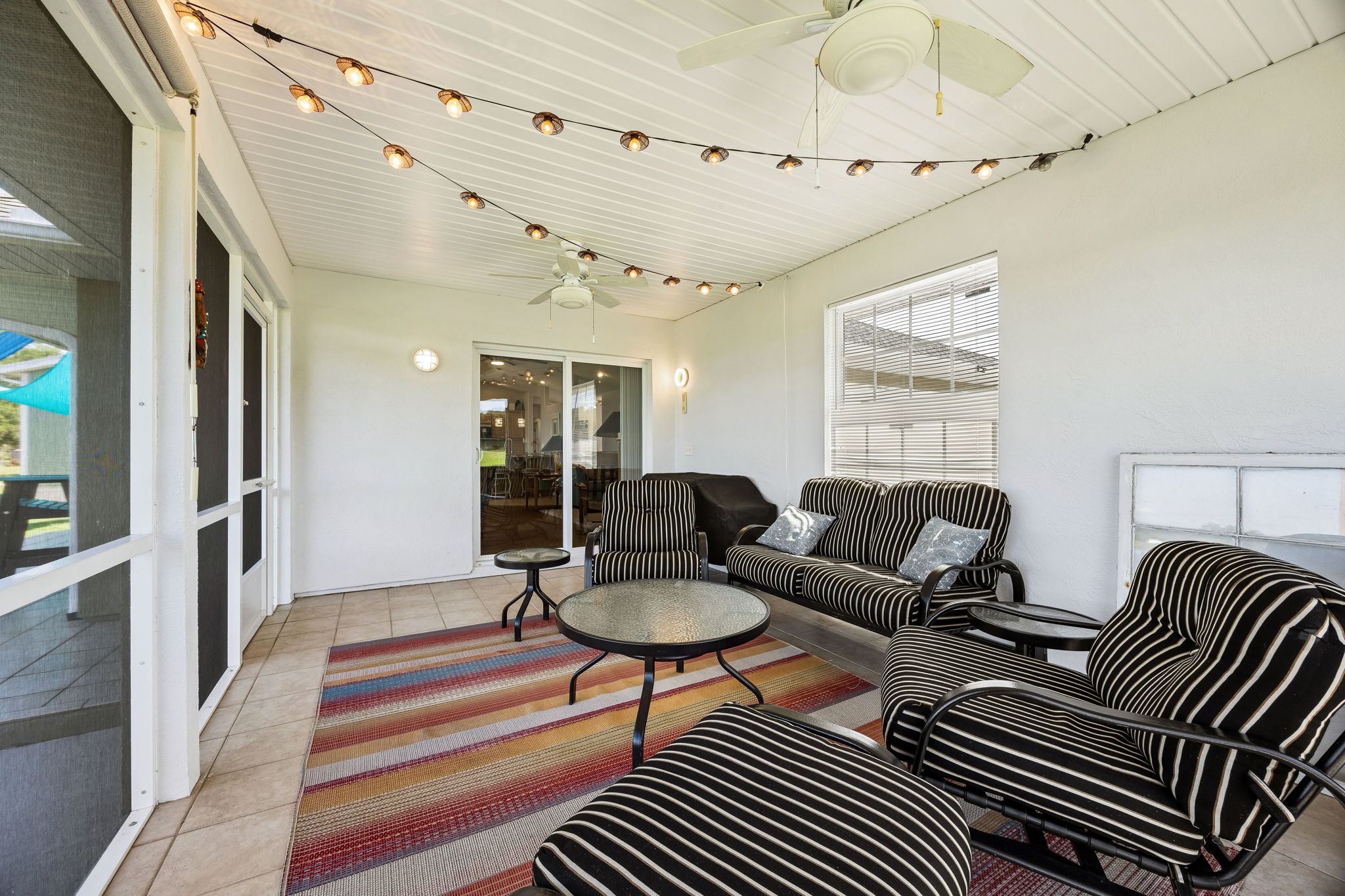 Screened-in Porch