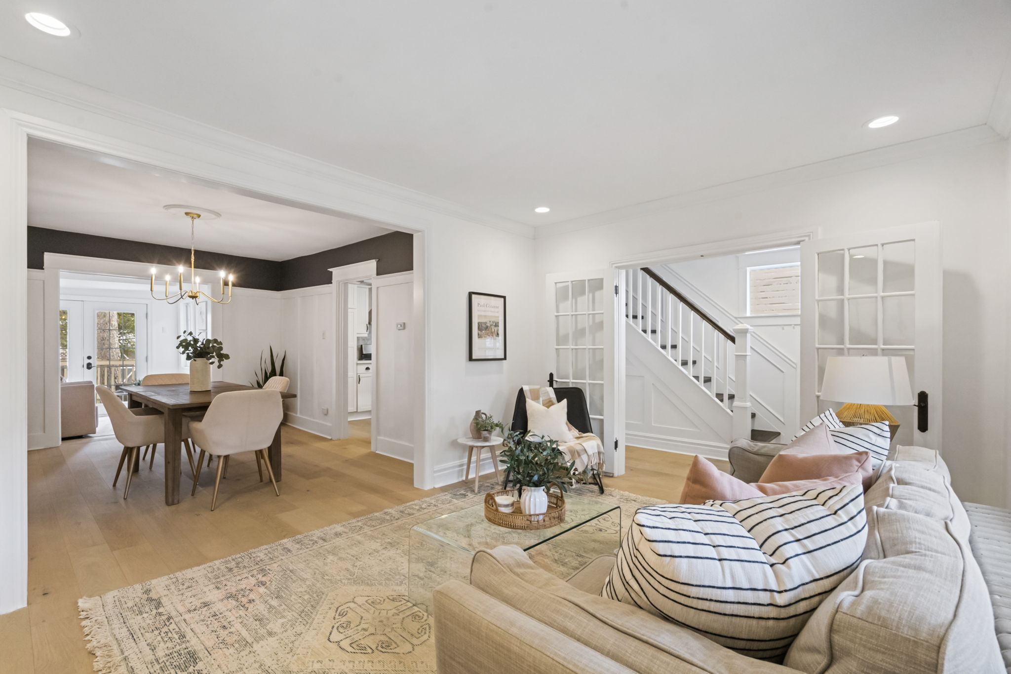 107 Eastwood Ave Toronto, ON M1N 3H4