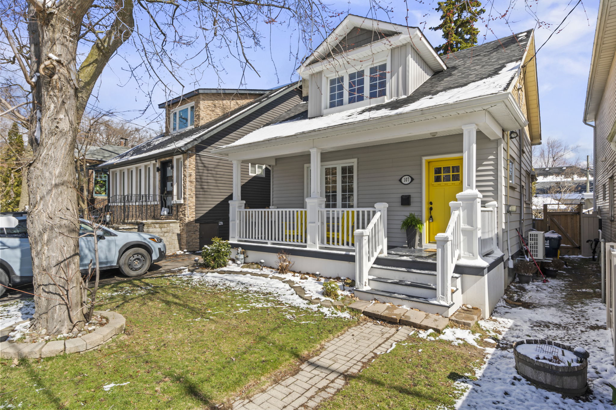 107 Eastwood Ave Toronto, ON M1N 3H4