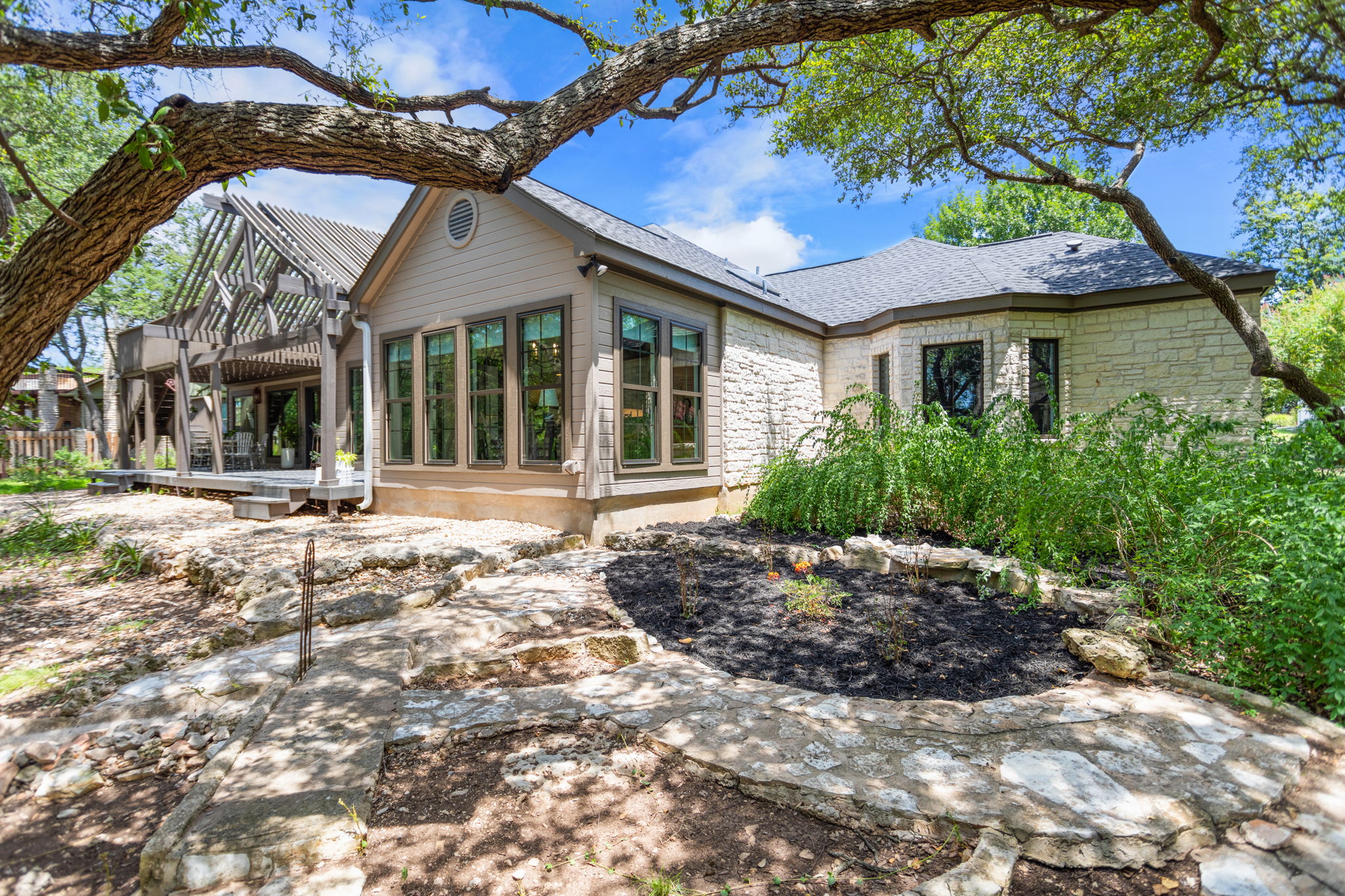  107 Explorer Cove, Lakeway, TX 78734, US Photo 32