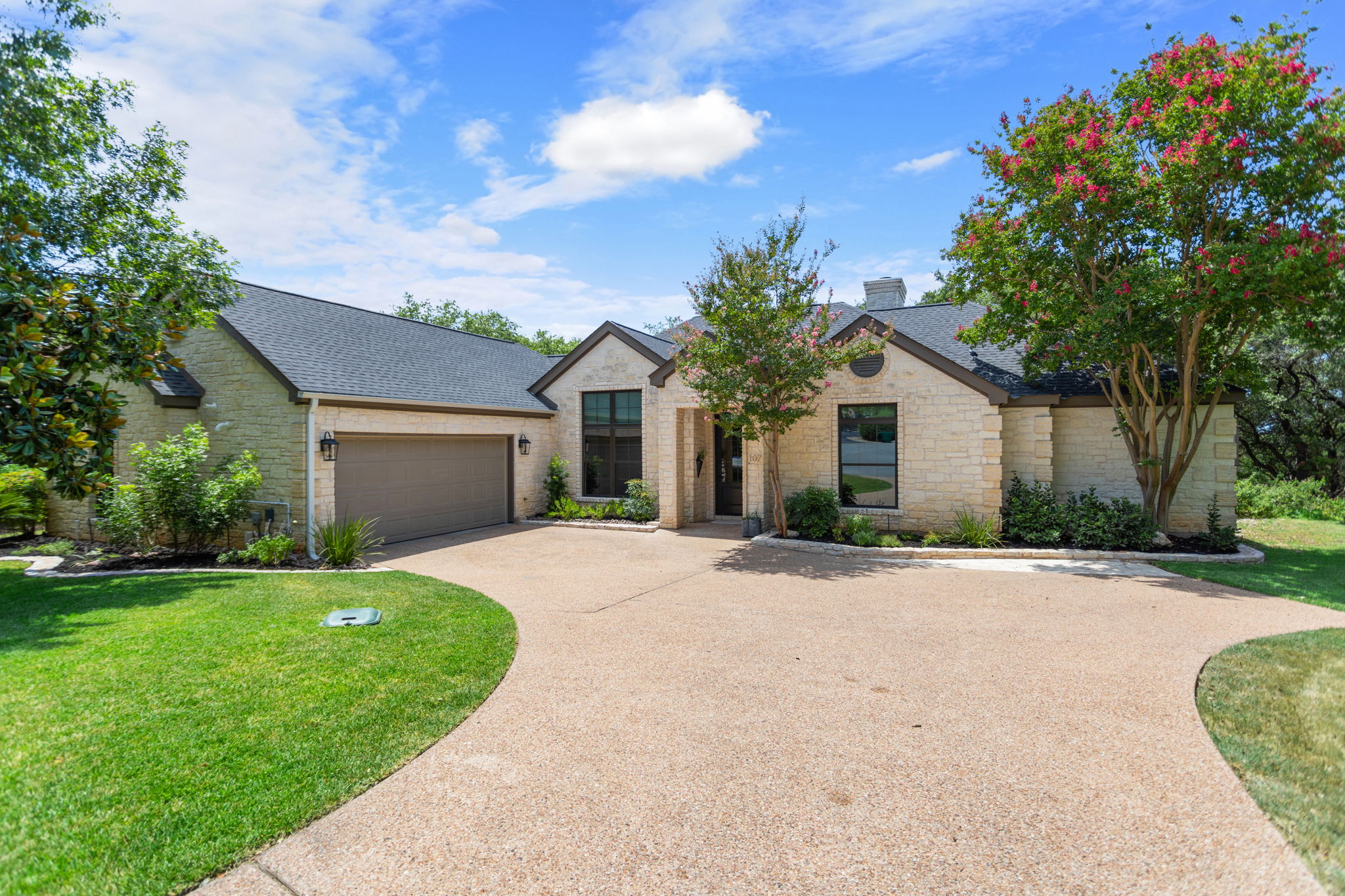 107 Explorer Cove, Lakeway, TX 78734, US Photo 2