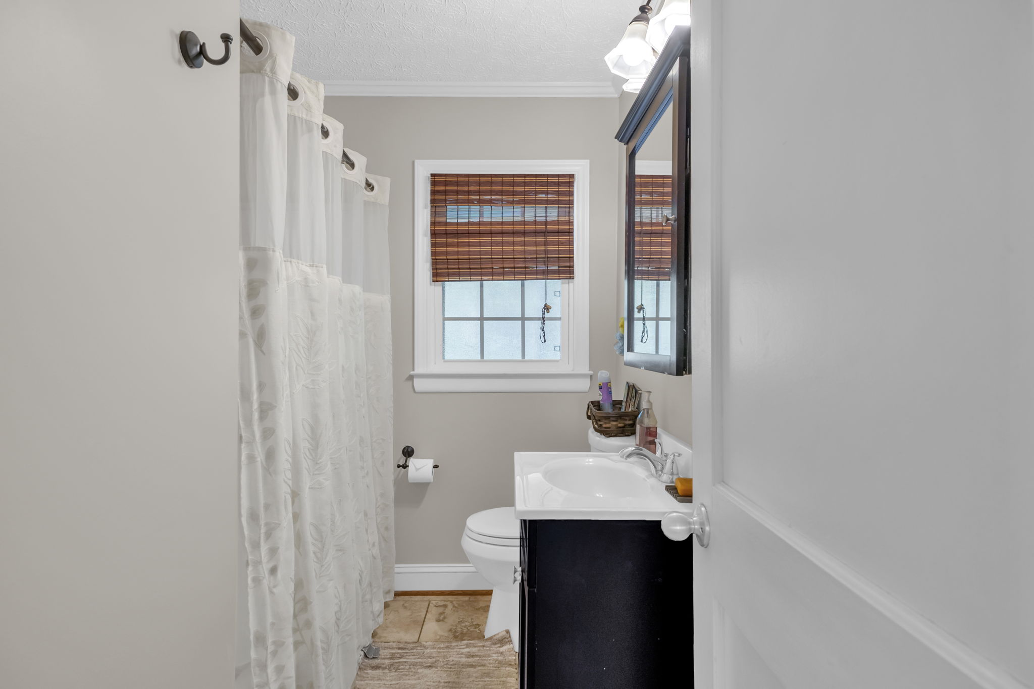 107 Glendale St-15