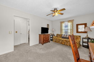 107 Glendale St-5