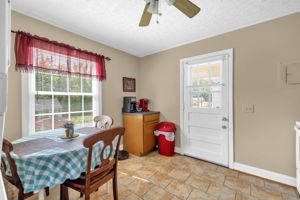 107 Glendale St-8