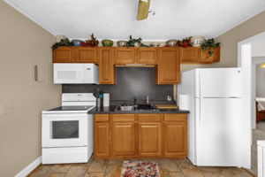 107 Glendale St-9