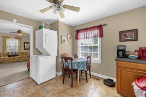 107 Glendale St-10