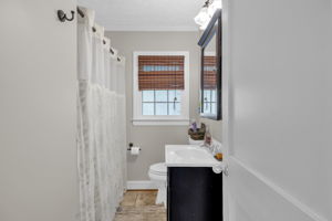 107 Glendale St-15