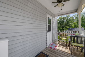 107 Glendale St-19