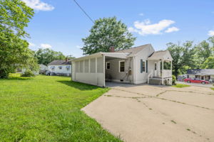 107 Glendale St-21