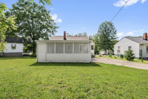 107 Glendale St-22