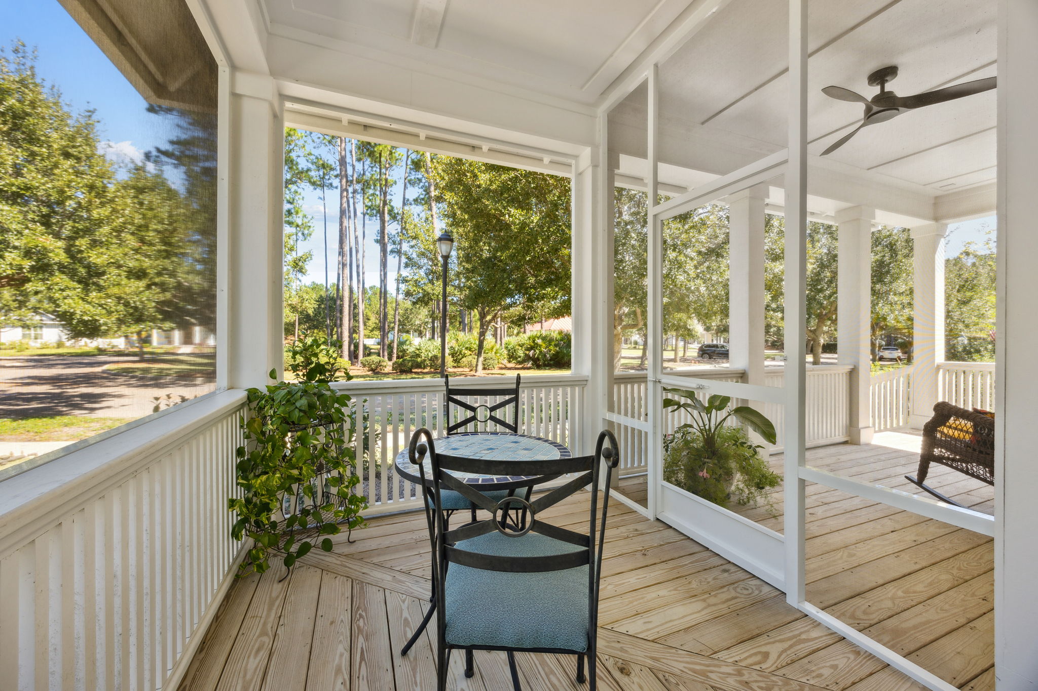 Screened-in Porch
